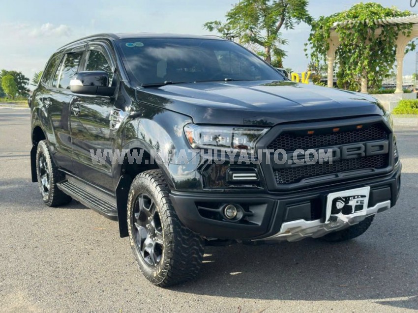 Ford Everest Ambiente 2.2L 4x2 MT 2018