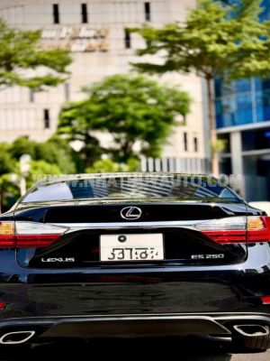 Xe Lexus ES 250 2016